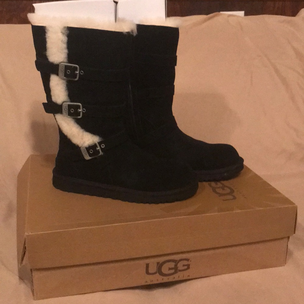 UGG K Maddi Black Boots